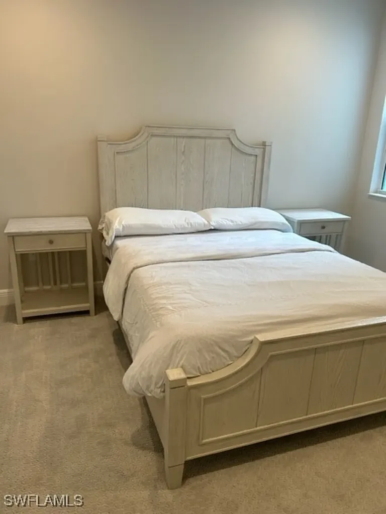 2555 Seychelles Drive Naples FL 34112