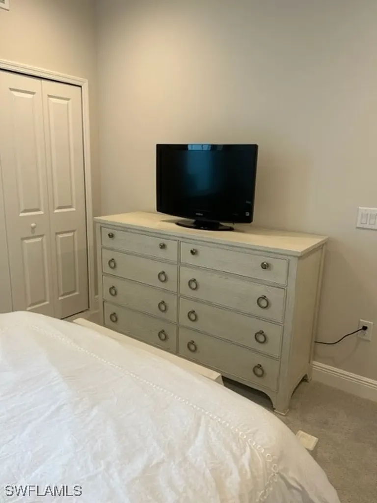 2555 Seychelles Drive Naples FL 34112