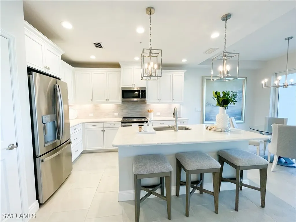 2555 Seychelles Drive Naples FL 34112