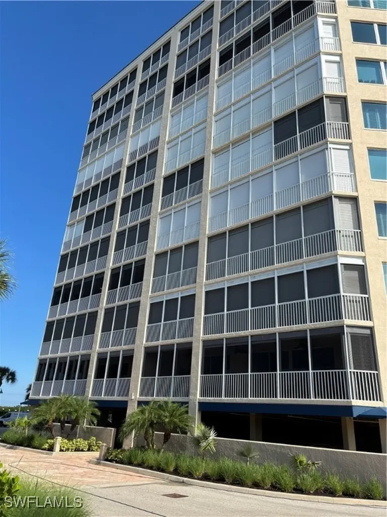 Naples FL, 435 Dockside Drive, Unit B-602