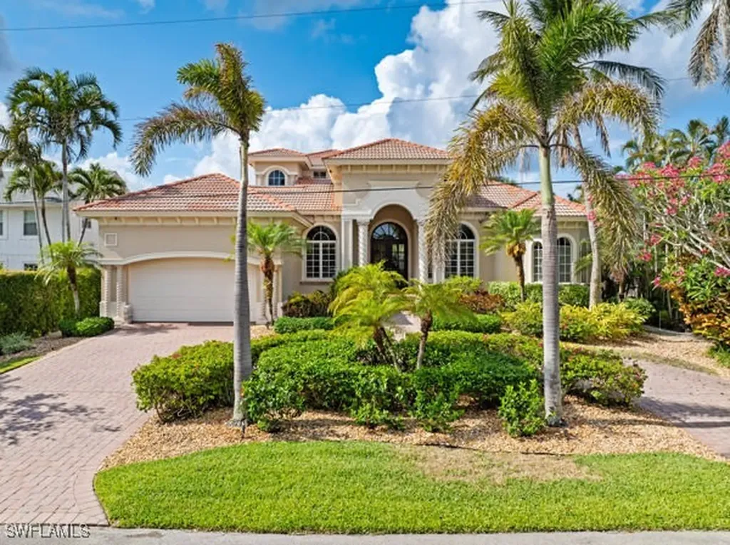 1400 Jewel Box Avenue Naples FL 34102