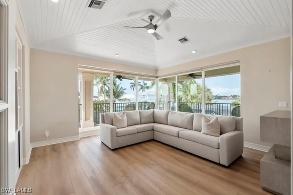 1400 Jewel Box Avenue Naples FL 34102