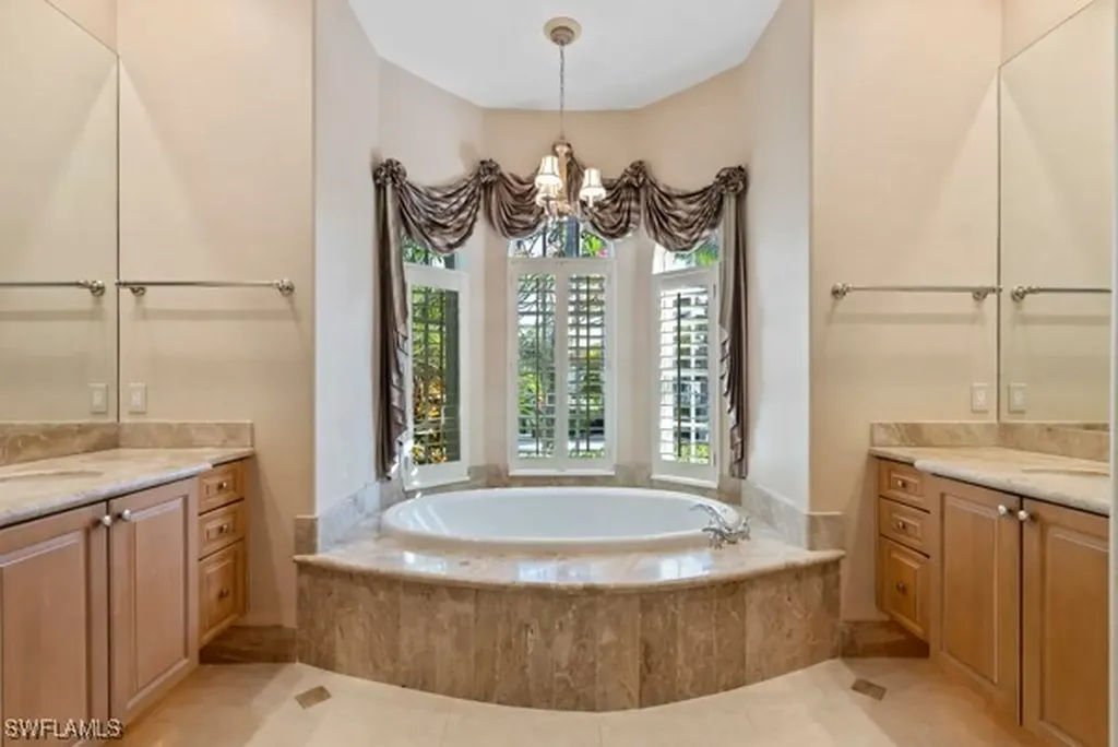 1400 Jewel Box Avenue Naples FL 34102