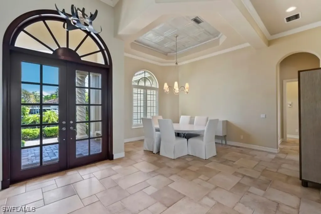 1400 Jewel Box Avenue Naples FL 34102