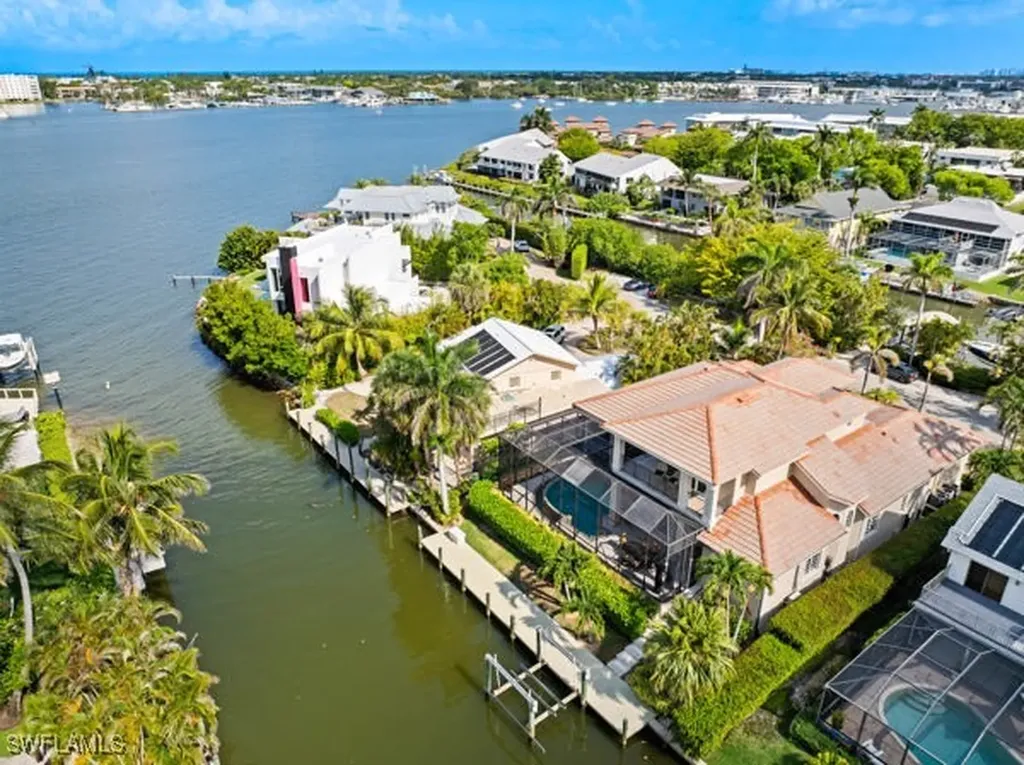 1400 Jewel Box Avenue Naples FL 34102