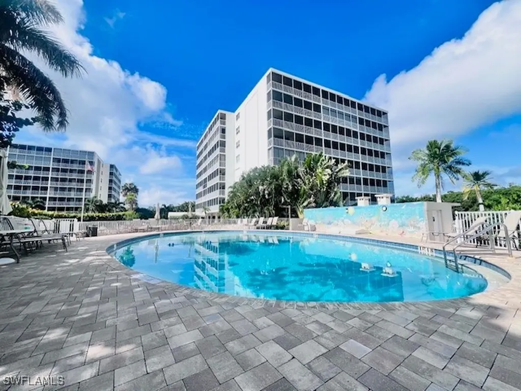 5 Bluebill Avenue Naples FL 34108