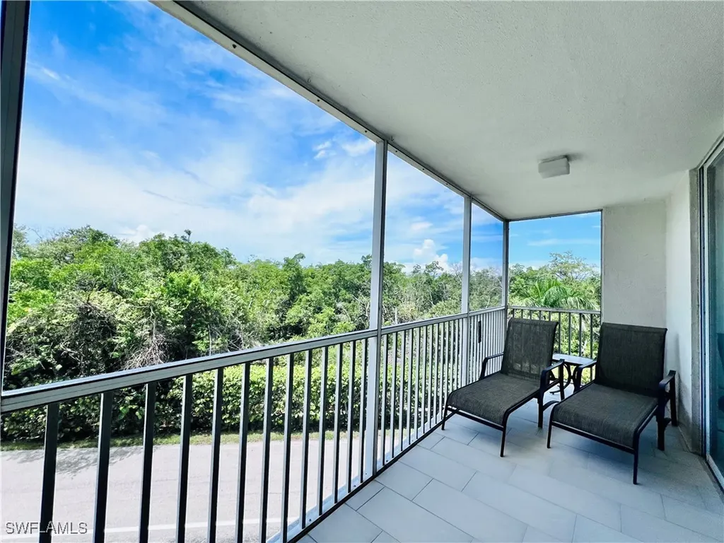 5 Bluebill Avenue Naples FL 34108