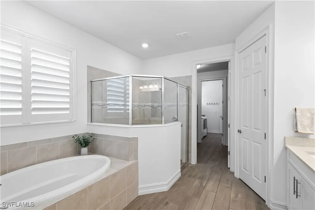 28013 Seasons Tide Avenue Bonita Springs FL 34135