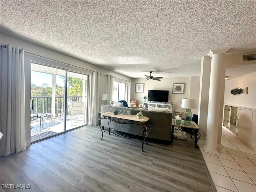 555 Park Shore Drive Naples FL 34103
