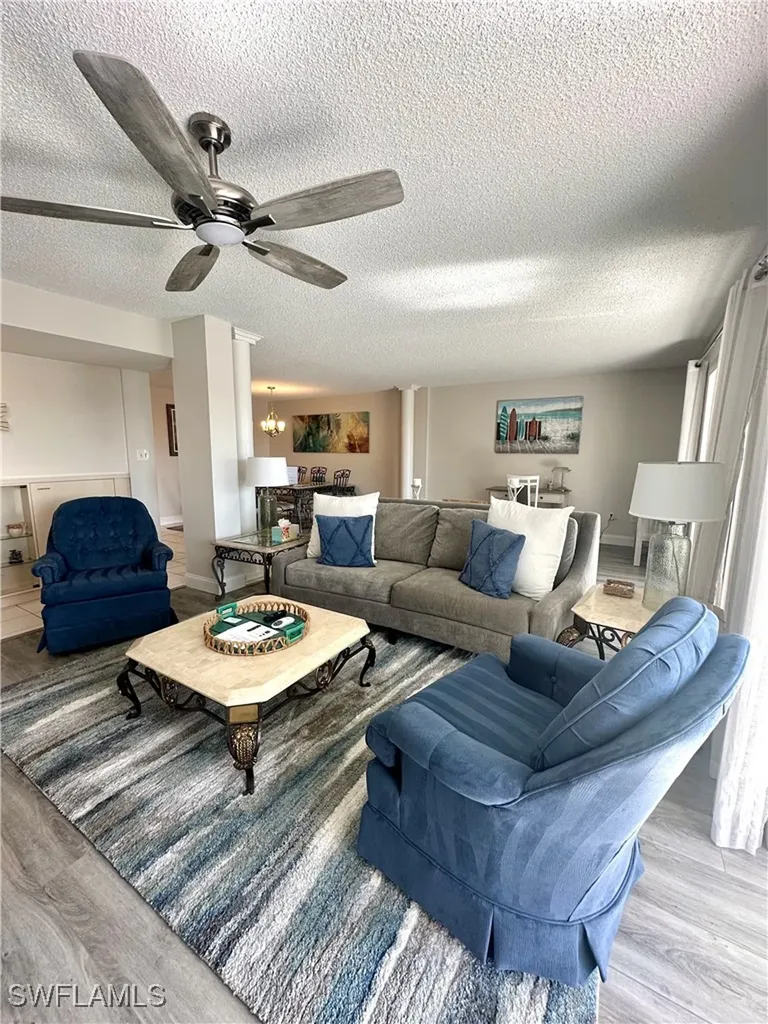 555 Park Shore Drive Naples FL 34103