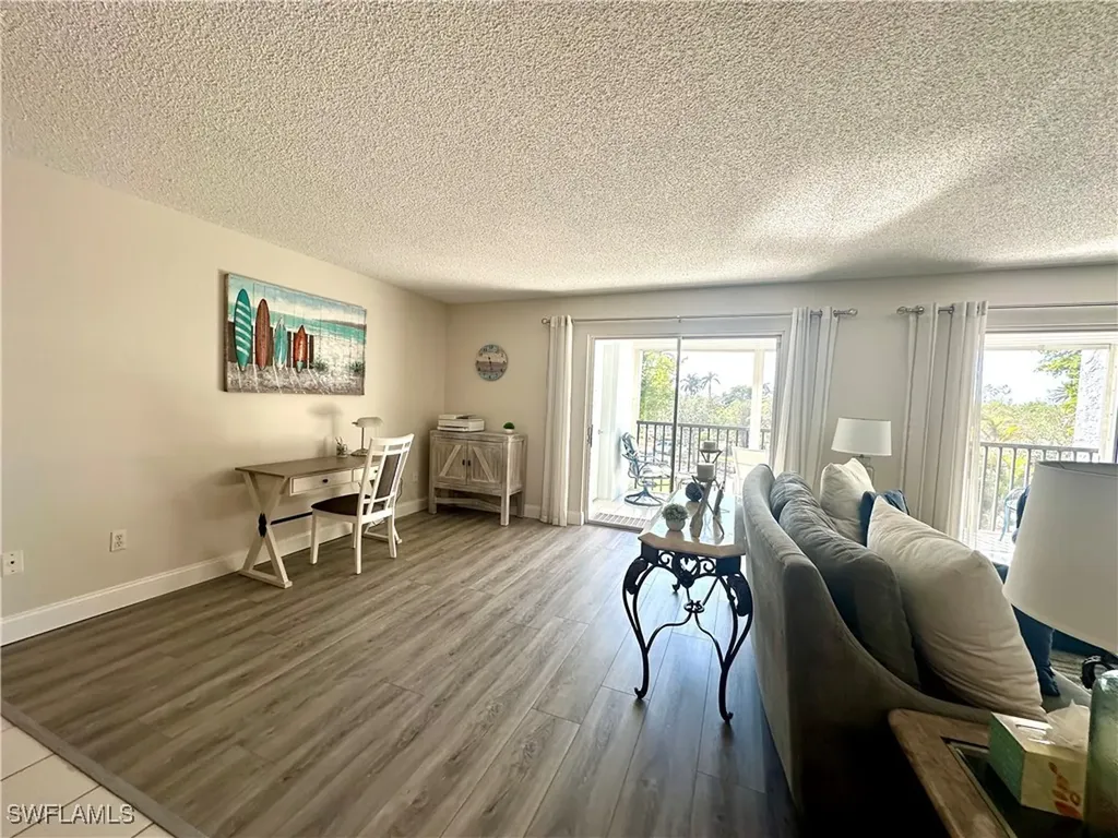 555 Park Shore Drive Naples FL 34103