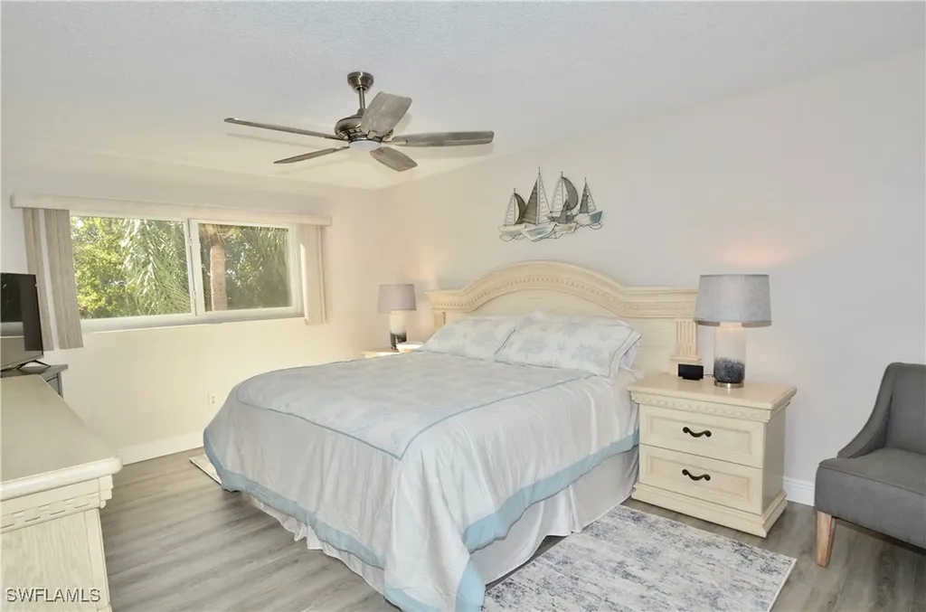 555 Park Shore Drive Naples FL 34103