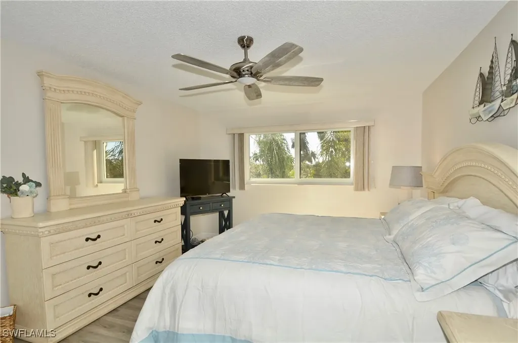 555 Park Shore Drive Naples FL 34103