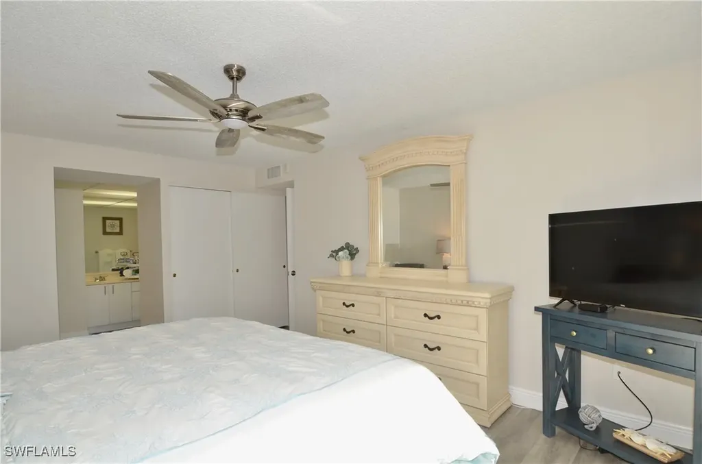 555 Park Shore Drive Naples FL 34103