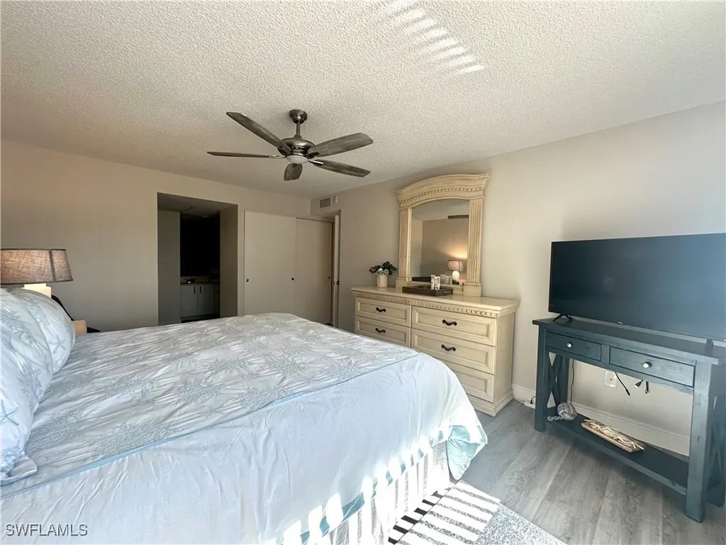 555 Park Shore Drive Naples FL 34103
