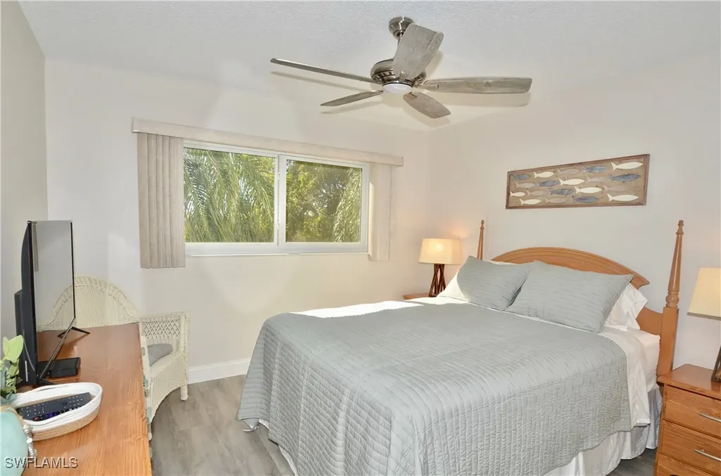 555 Park Shore Drive Naples FL 34103