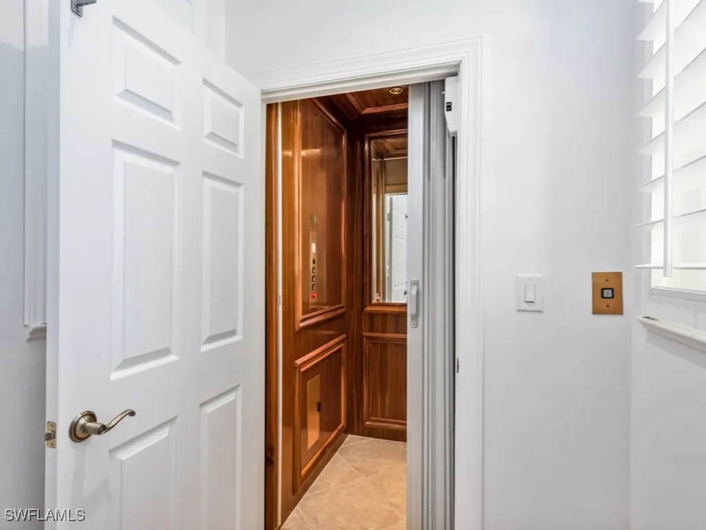 1264 Rialto Way Naples FL 34114