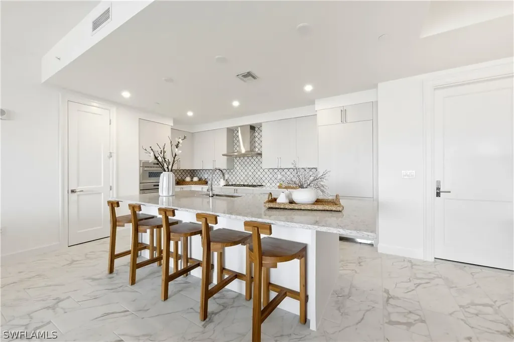 1125 Central Avenue Naples FL 34102