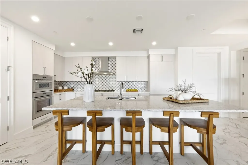 1125 Central Avenue Naples FL 34102