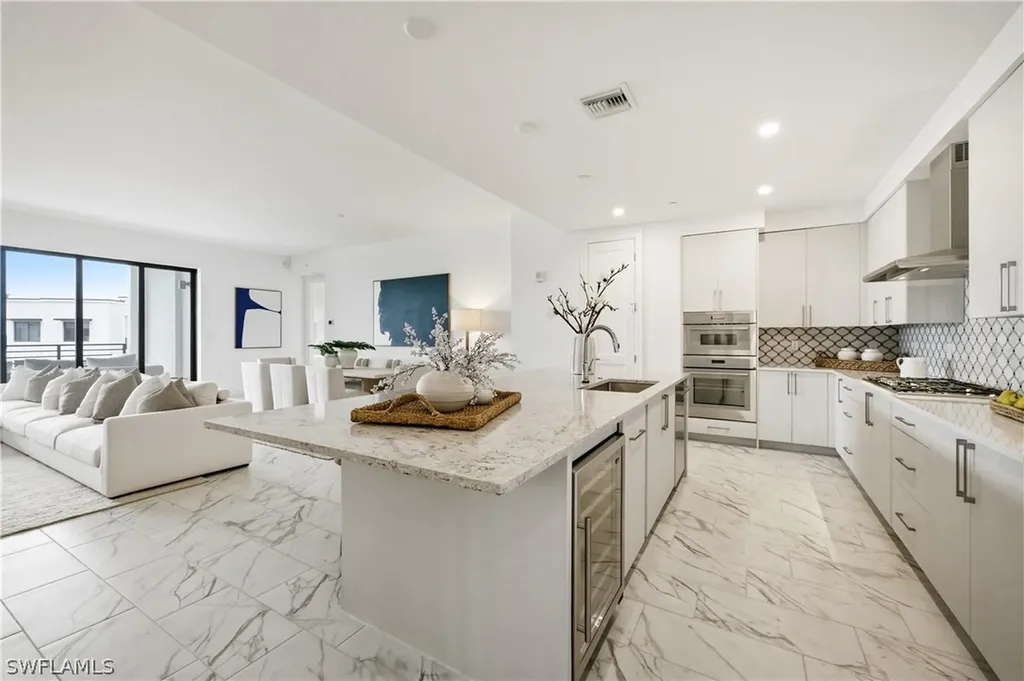 1125 Central Avenue Naples FL 34102