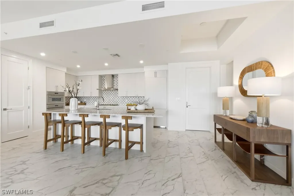 1125 Central Avenue Naples FL 34102
