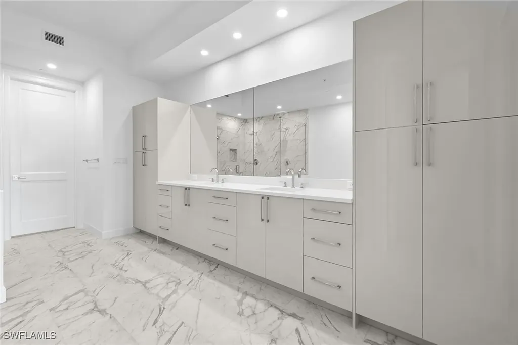 1125 Central Avenue Naples FL 34102