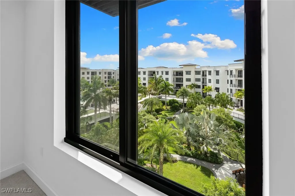 1125 Central Avenue Naples FL 34102