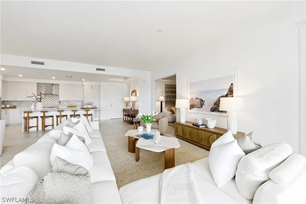 1125 Central Avenue Naples FL 34102