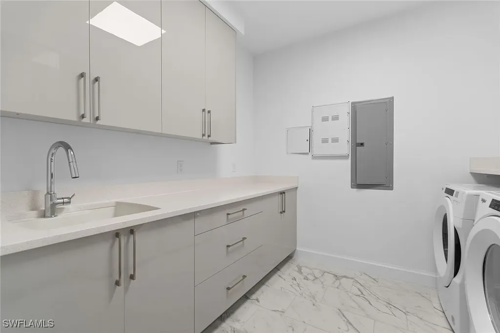 1125 Central Avenue Naples FL 34102