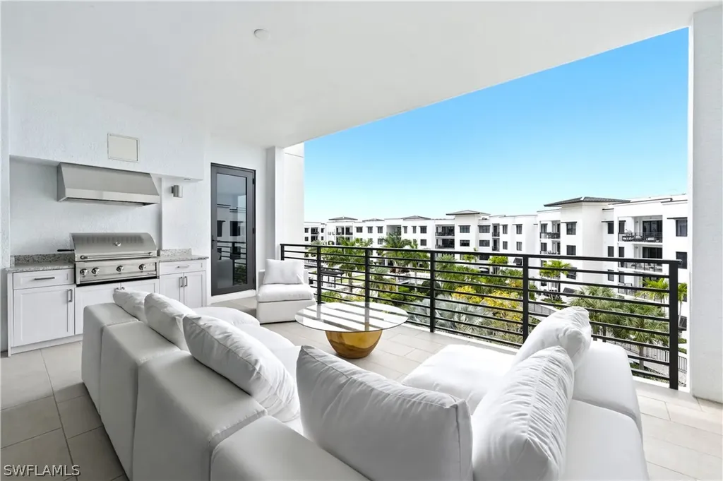 1125 Central Avenue Naples FL 34102