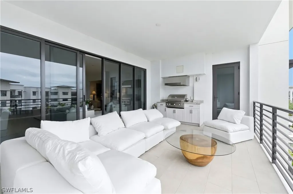 1125 Central Avenue Naples FL 34102