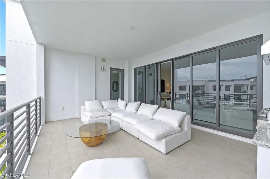 1125 Central Avenue Naples FL 34102