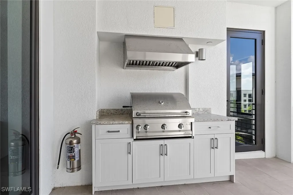 1125 Central Avenue Naples FL 34102