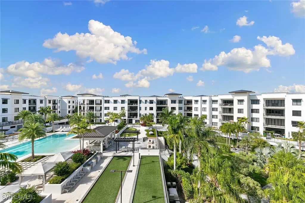 1125 Central Avenue Naples FL 34102
