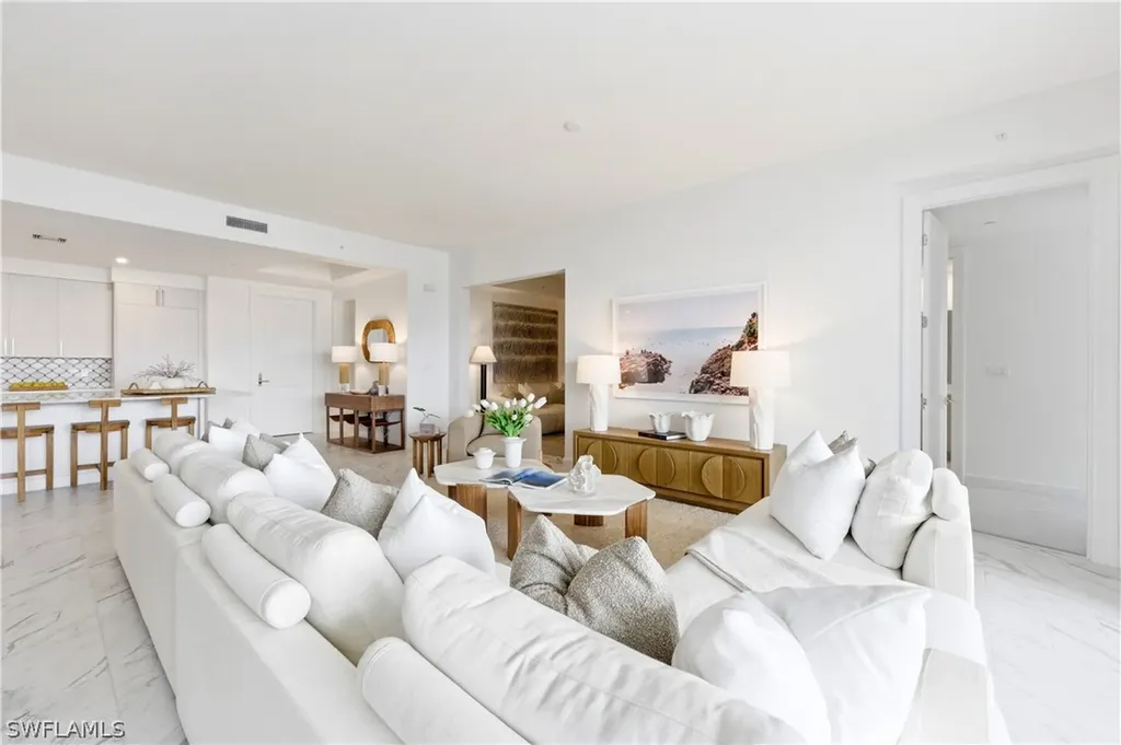1125 Central Avenue Naples FL 34102