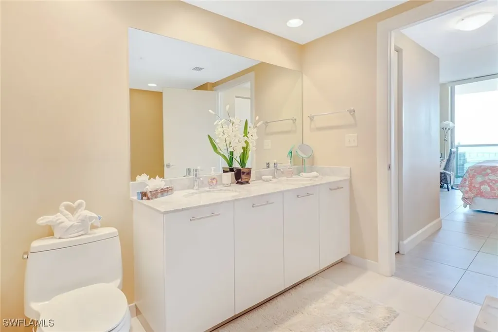3000 Oasis Grand Boulevard Fort Myers FL 33916