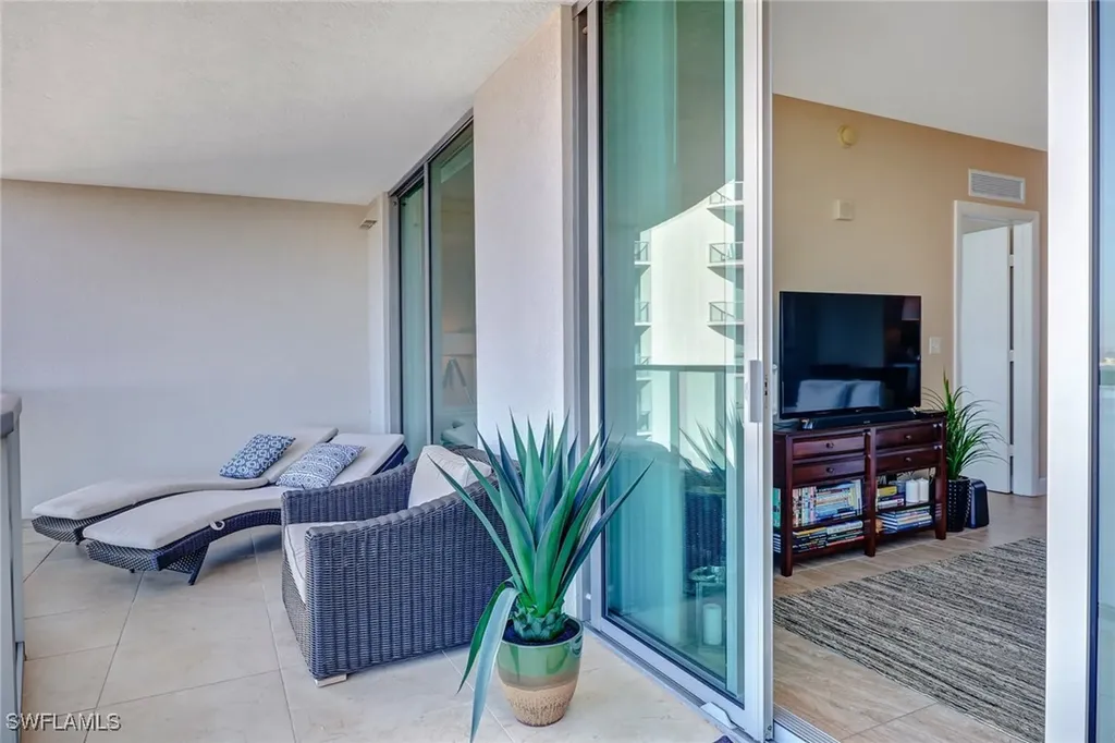 3000 Oasis Grand Boulevard Fort Myers FL 33916