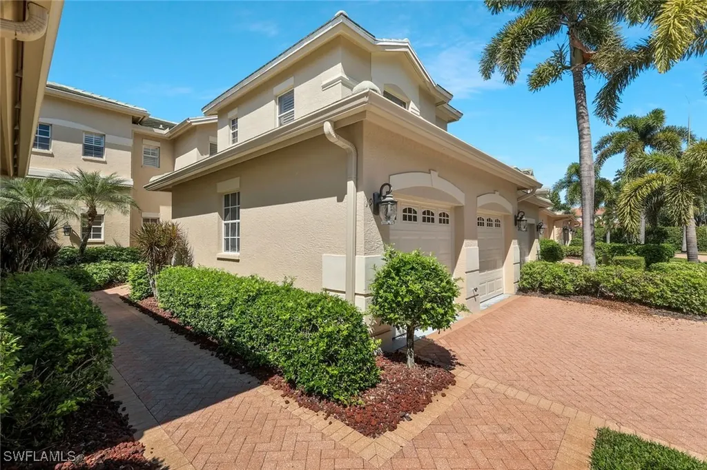 558 Vintage Reserve Lane Naples FL 34119
