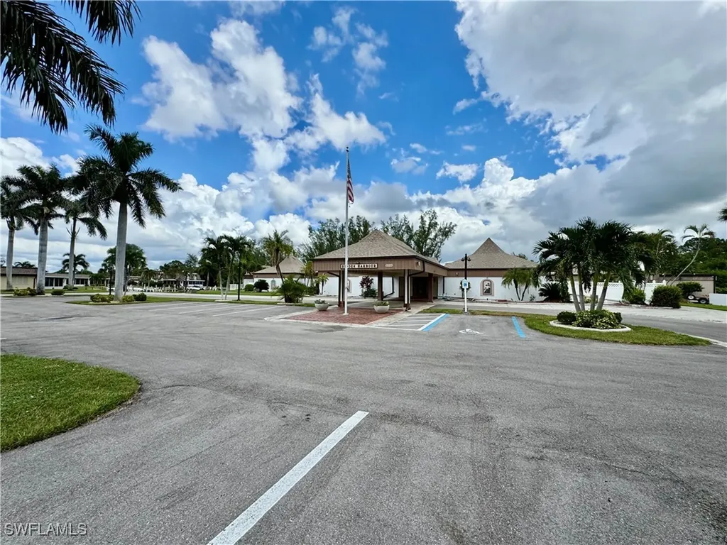 5709 Harbour Club Road Fort Myers FL 33919