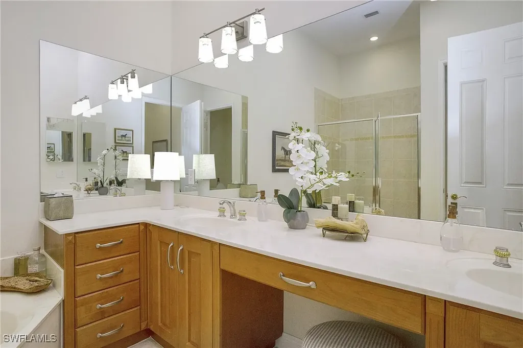 9239 Tesoro Lane Naples FL 34114
