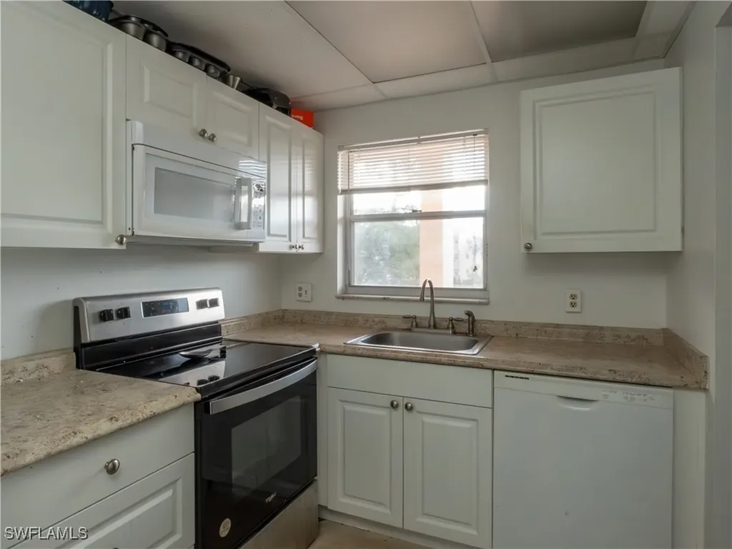 180 Turtle Lake Court Naples FL 34105