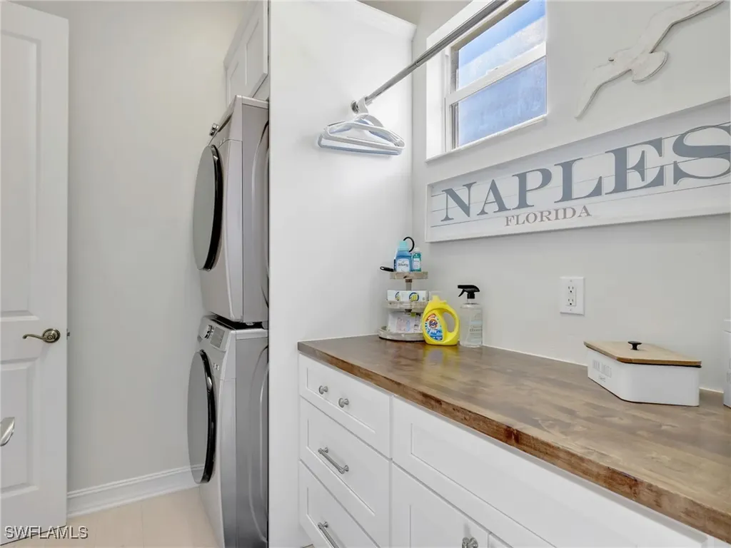 6096 Dogleg Drive Naples FL 34113