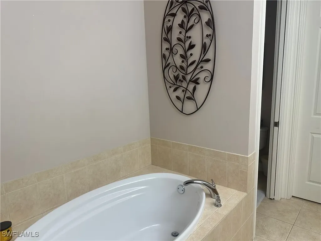 9134 Chula Vista Street Naples FL 34113