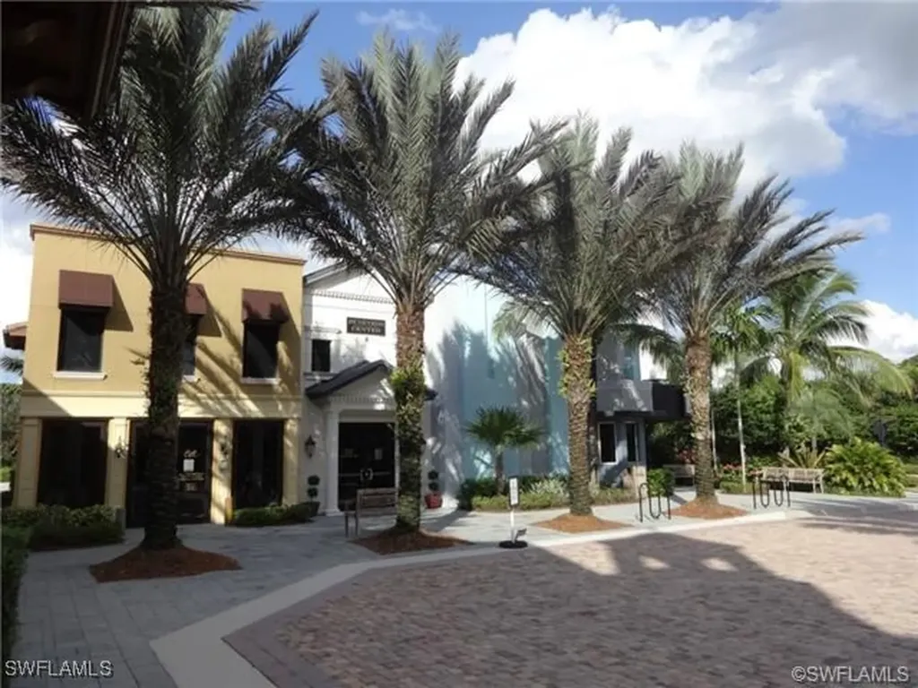 9134 Chula Vista Street Naples FL 34113