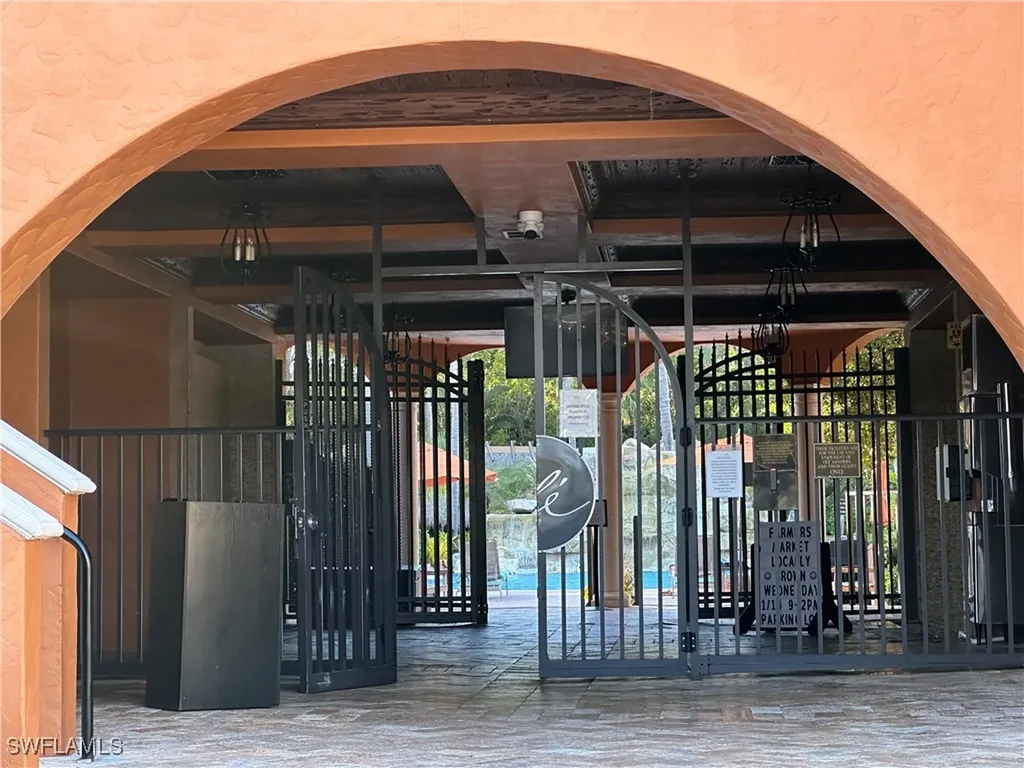 9134 Chula Vista Street Naples FL 34113