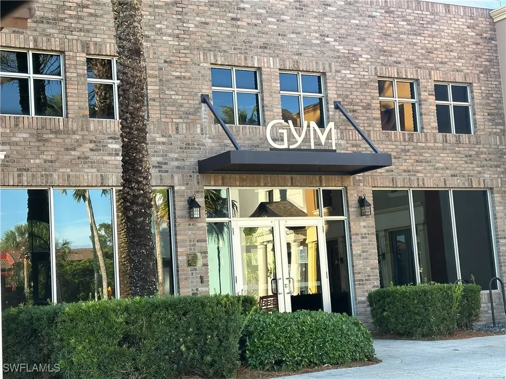 9134 Chula Vista Street Naples FL 34113