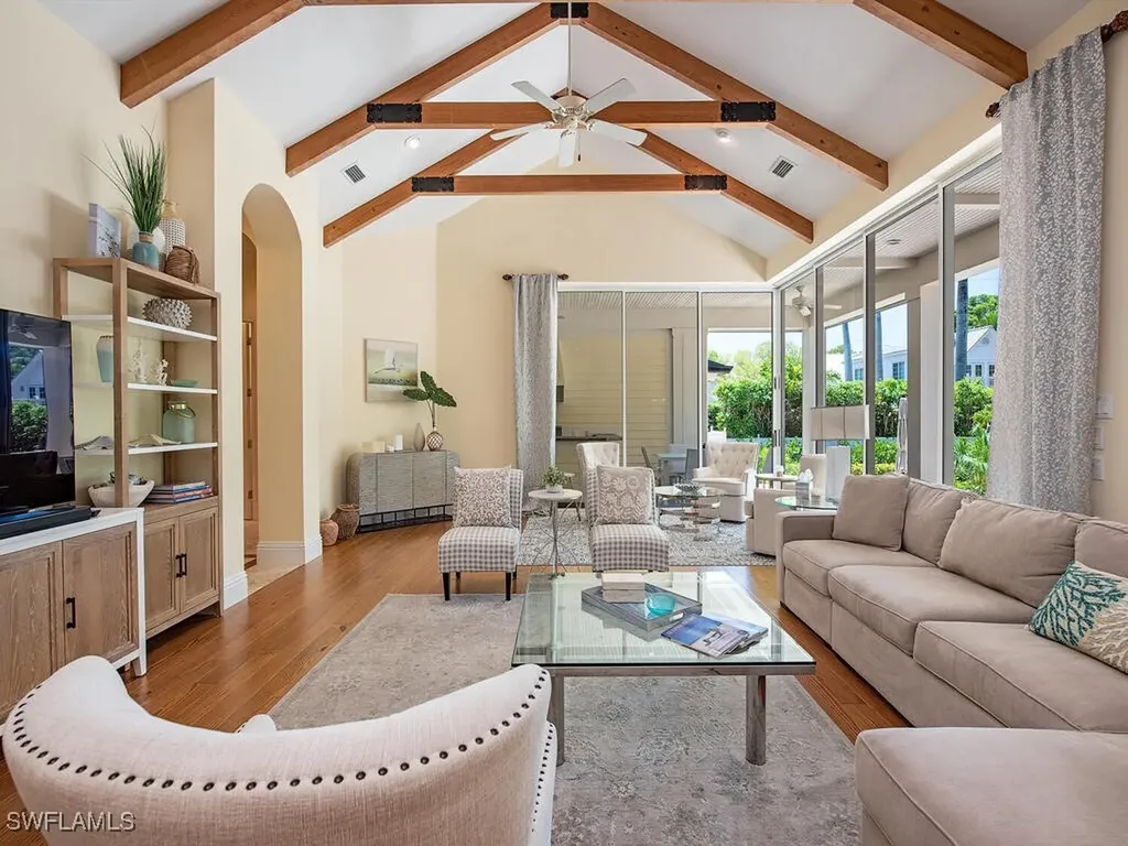 194 4th Avenue N Naples FL 34102