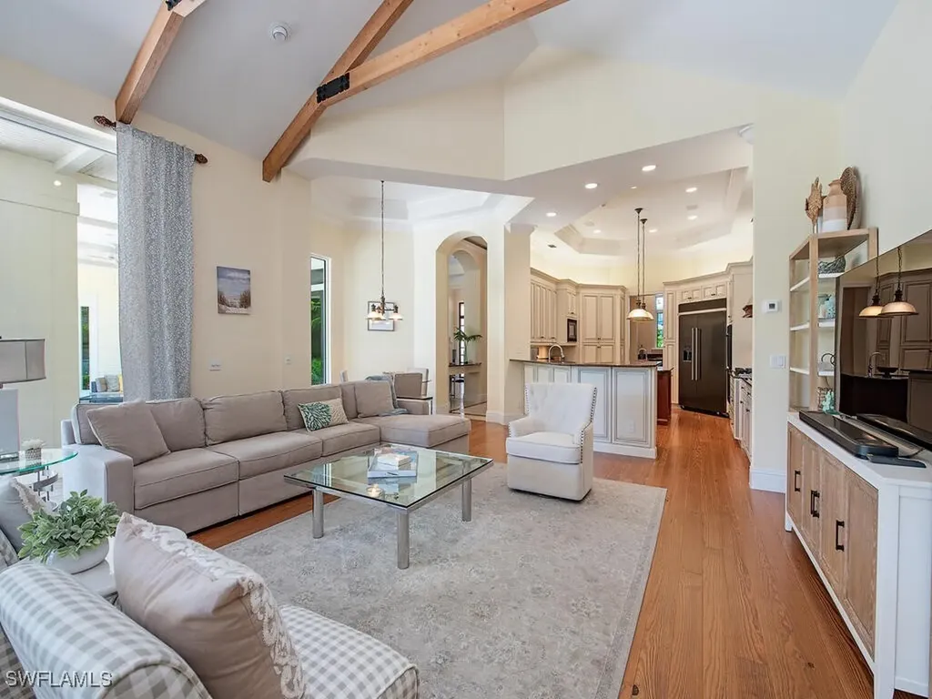 194 4th Avenue N Naples FL 34102