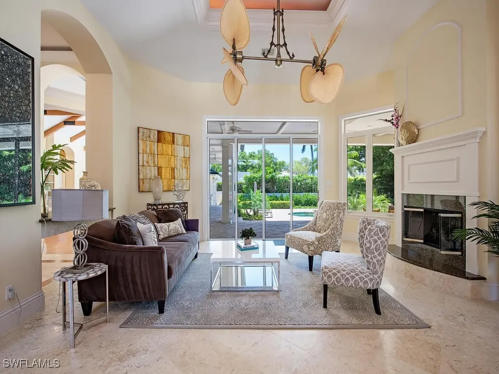 194 4th Avenue N Naples FL 34102