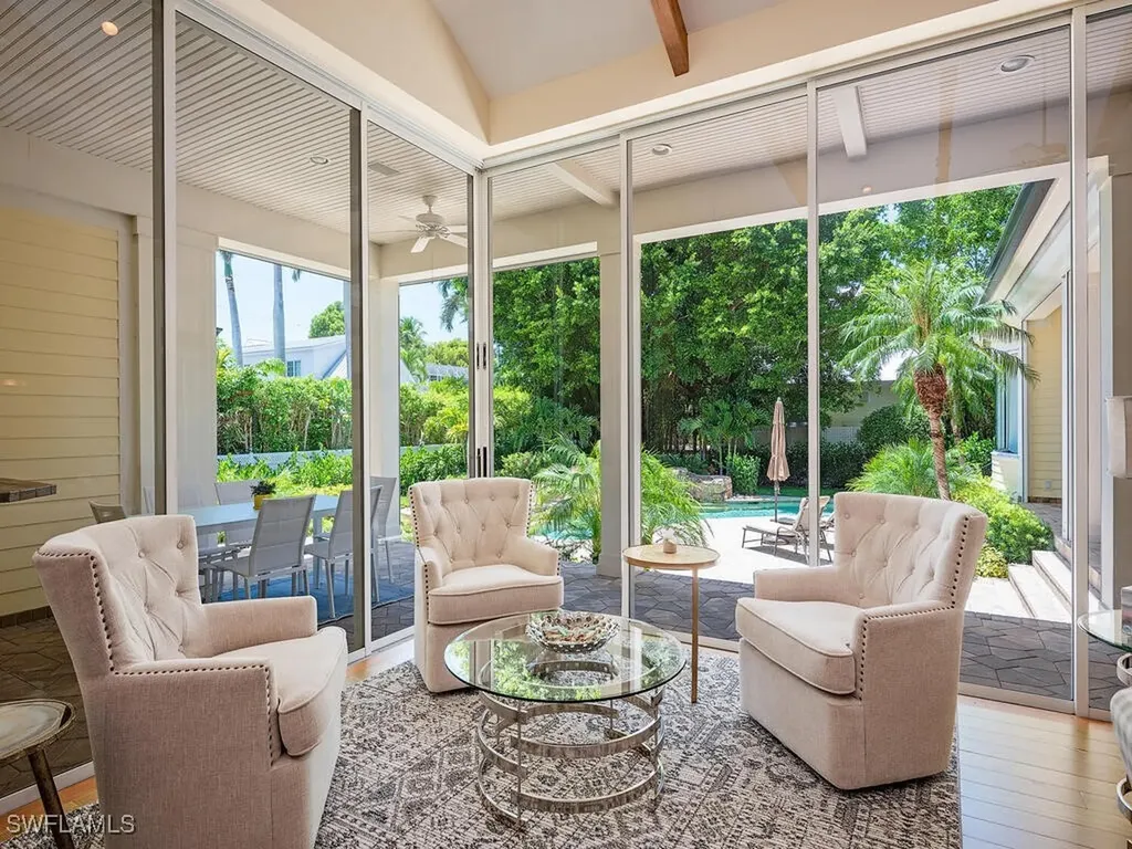194 4th Avenue N Naples FL 34102